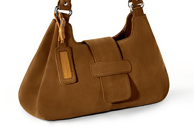 Handcrafted women's luxurious elegant handbag in premium caramel brown leather. Perfect for elevated everyday style.   
                Choose from our luxurious collections of leather and fabric to perfectly match your handbags to your outfits.